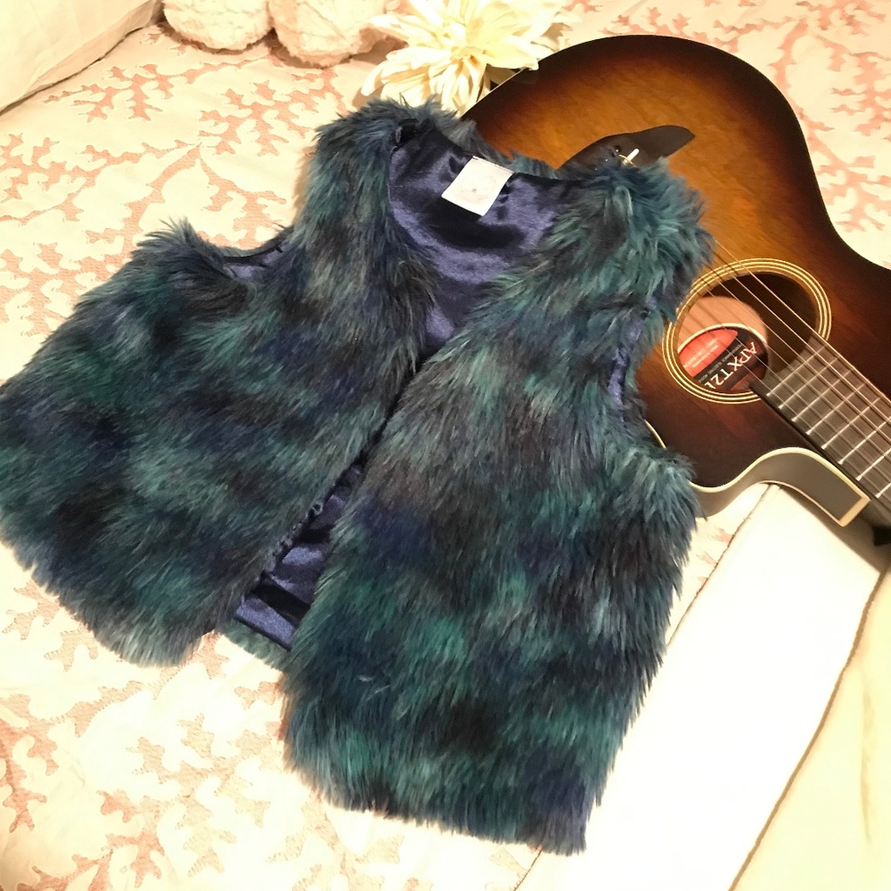 SOLD- Blue faux fur vest Girls 14/16